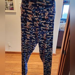 Tc2 lularoe frozen leggings
